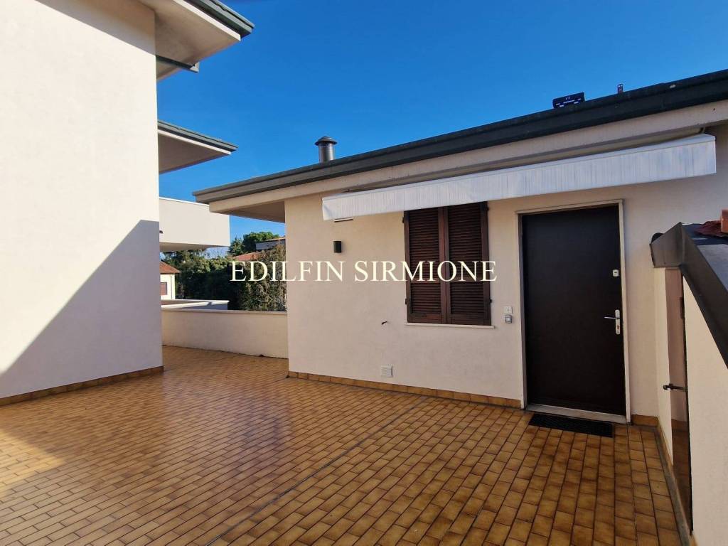 Appartamento a Sirmione in Via Case Nuove, 17 - Foto 4