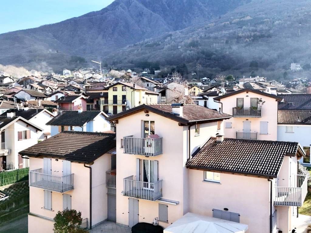 Appartamento a Colico in Via Perlino - Foto 2