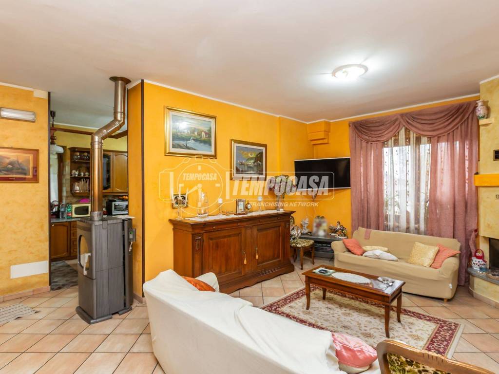 Casa indipendente a Cellarengo in Via Luigi Einaudi 13 - Foto 5