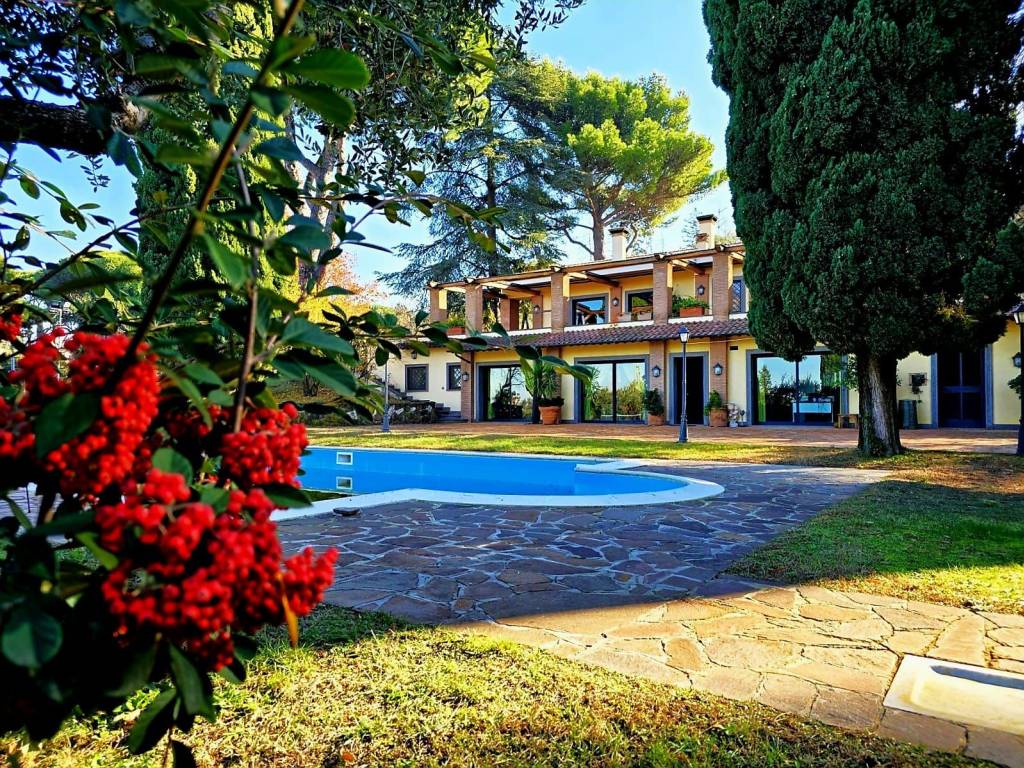 Villa a Monte porzio catone in Via Frascati Colonna - Foto 2