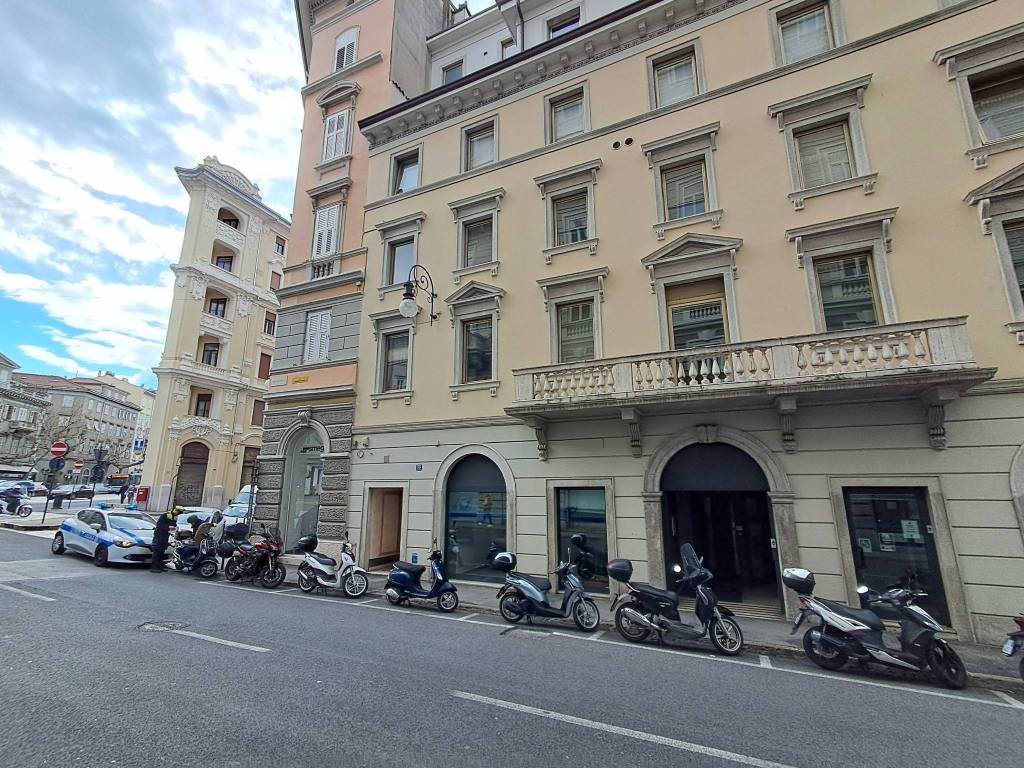 Palazzo / stabile a Trieste in Via Valdirivo, 35 - Foto 3