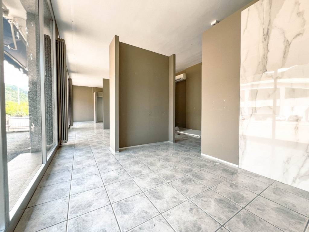 Immobile a Borgosesia in VIALE VARALLO 200 - Foto 3