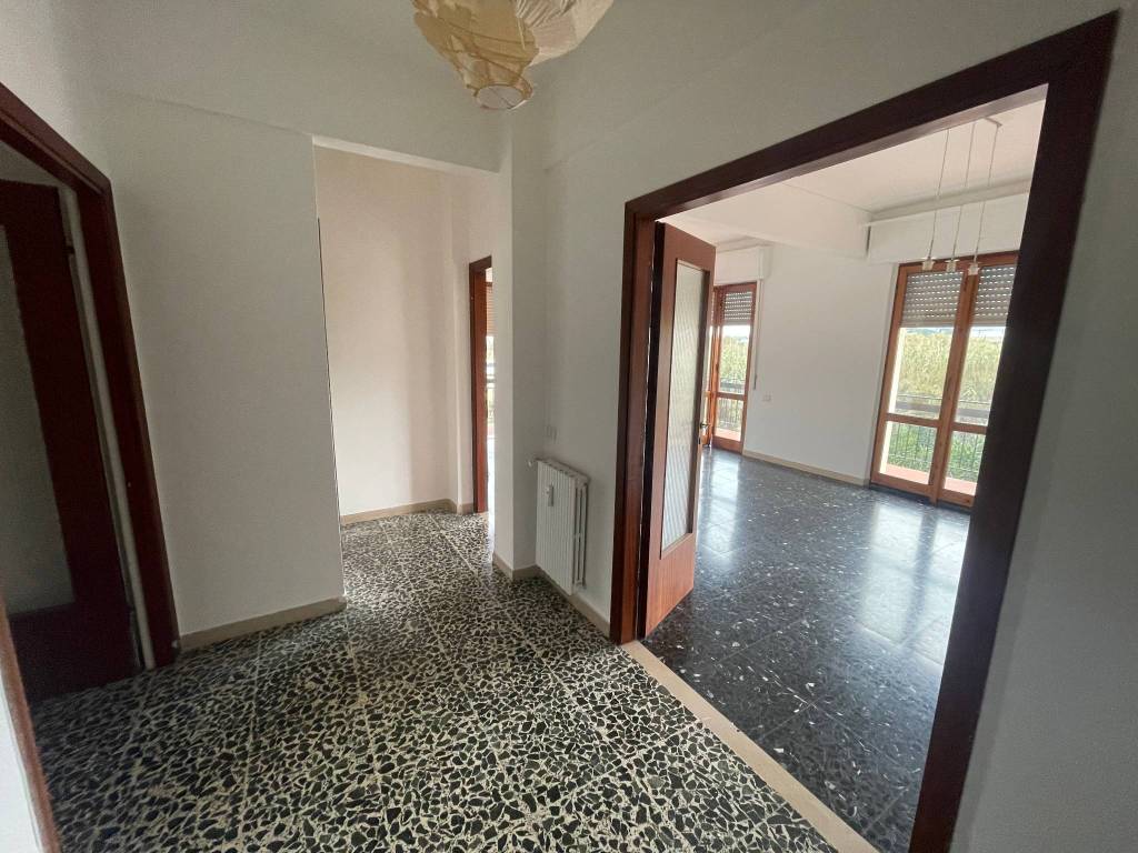 Appartamento a Livorno in Viale di Antignano - Foto 2
