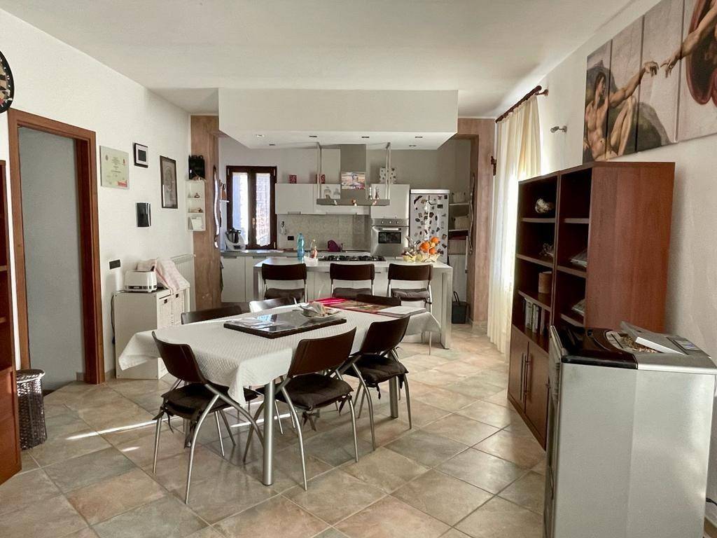 Appartamento a Azzate in Via Del Fontanone - Foto 3