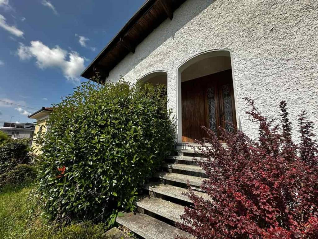 Villa a Gattinara in Viale Guglielmo Marconi - Foto 4