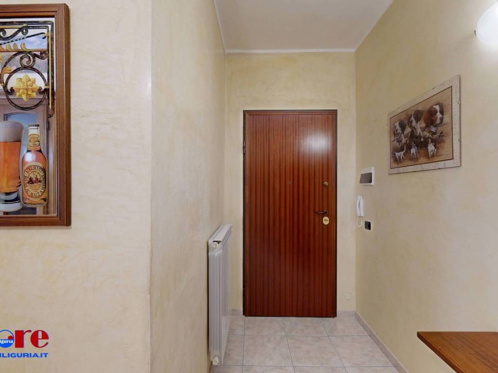 Appartamento a Finale ligure in Via Ippolito Nievo, 5 - Foto 3