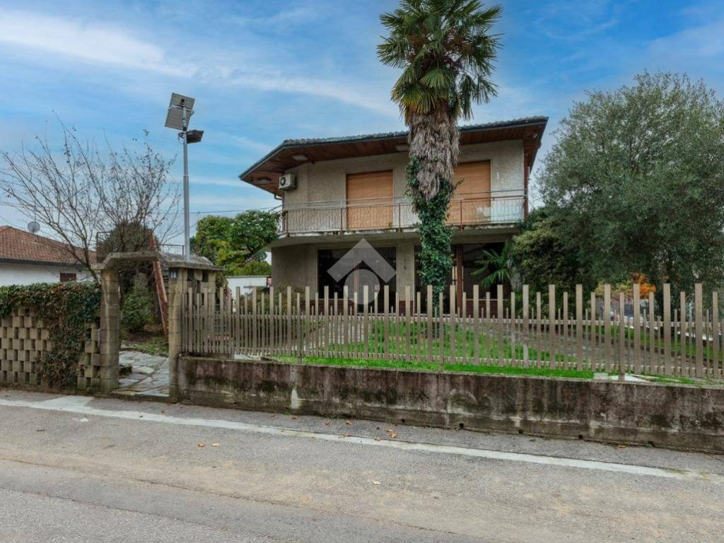 Villa a Gorla minore in Via Arno, 14 - Foto 2