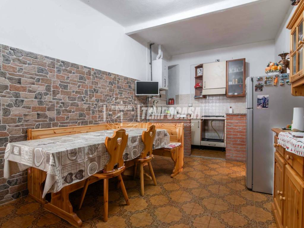 Appartamento a Lurate caccivio in Via Umberto I 5/7/9/11 - Foto 5