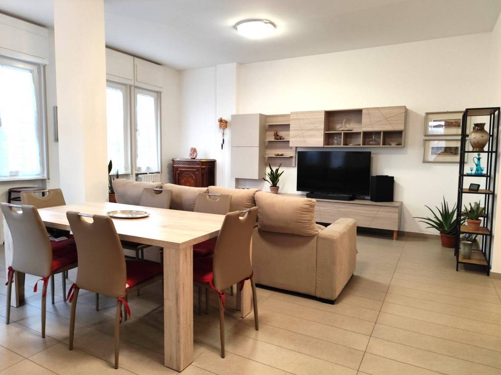 Appartamento a Gallarate in Via Giovanni Pascoli, 1 - Foto 2