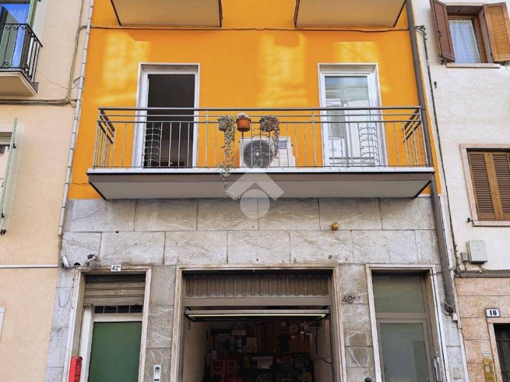Box / garage a Verona in Via san nazaro, 42 - Foto 2