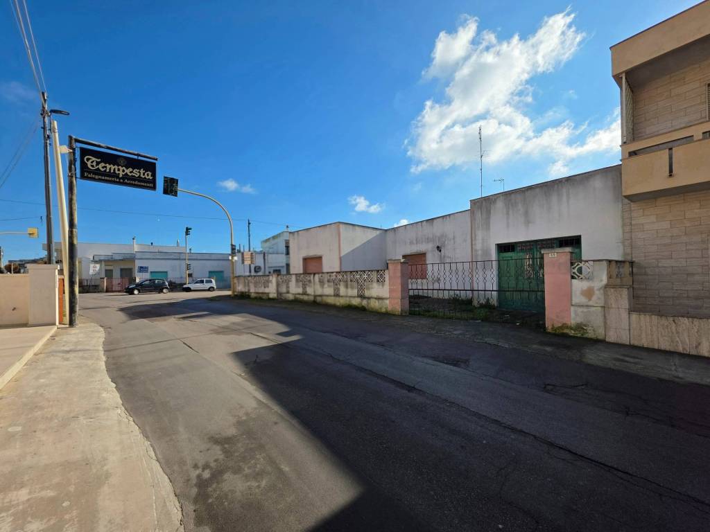 Casa indipendente a Racale in Viale delle Puglie - Foto 3