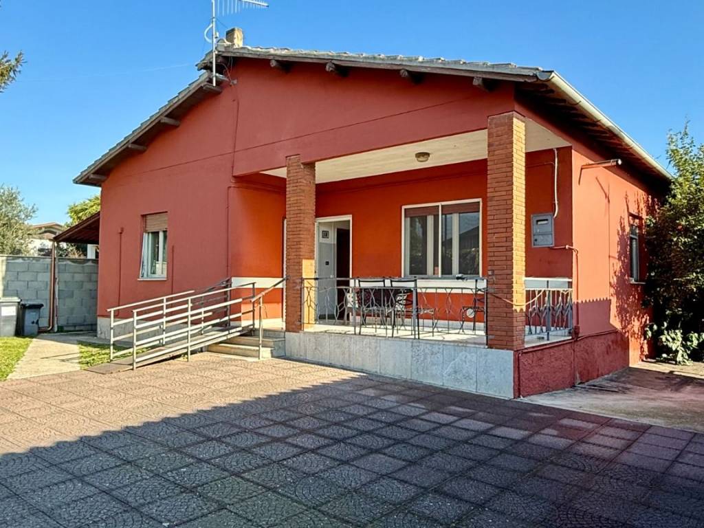 Villa a Lariano in Via Giuseppe Garibaldi, 339 - Foto 3