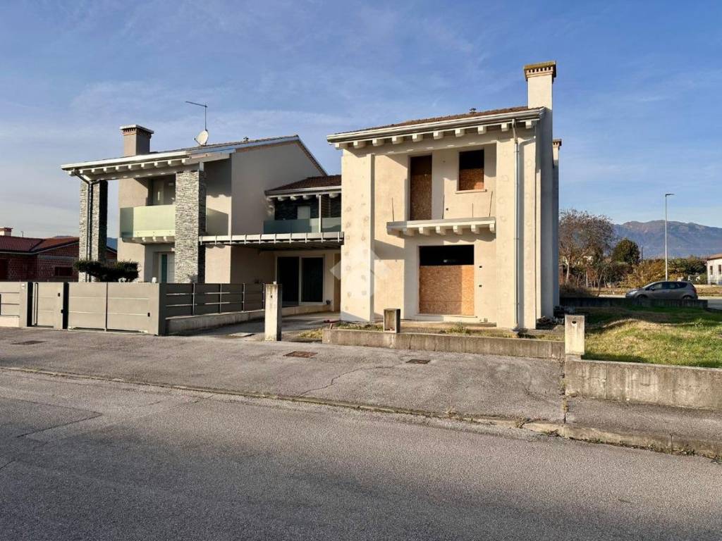 Villa a San zenone degli ezzelini in Via Valerio Giacobbo - Foto 2