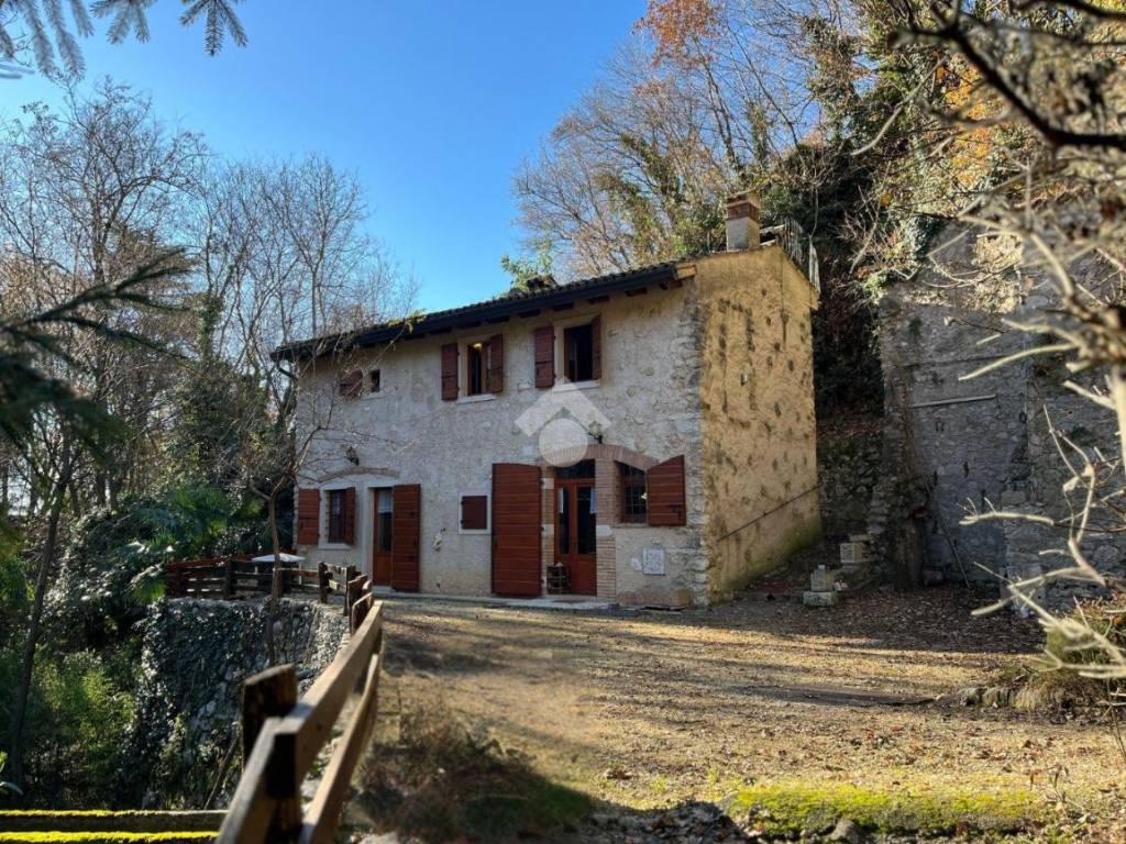 Rustico / casale a Caprino veronese in Località Vilmezzano - Foto 2