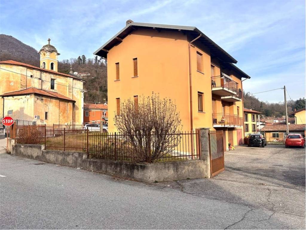 Appartamento a Cuveglio in via milano, 8 - Foto 2