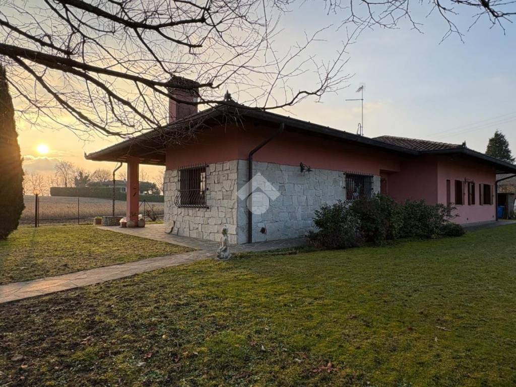Villa a Cassacco in Via Ippolito Nievo - Foto 2