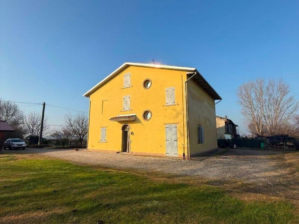 Villa a San felice sul panaro in Via Getta, 684 - Foto 2