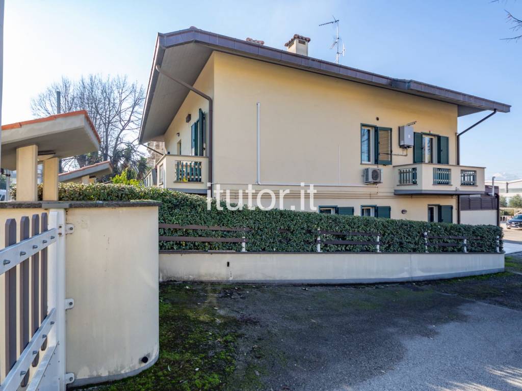 Villa a Chieti in Viale dell'Unità d'Italia, 269 - Foto 3