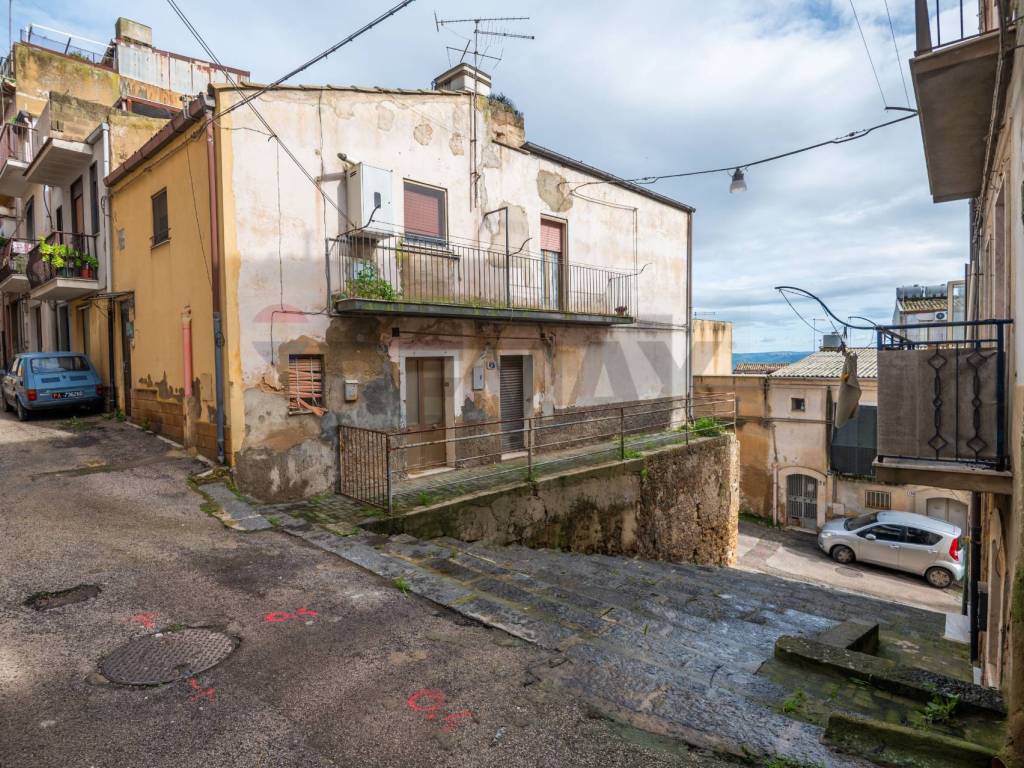 Casa indipendente a Caltagirone in Via Pampallona - Foto 2