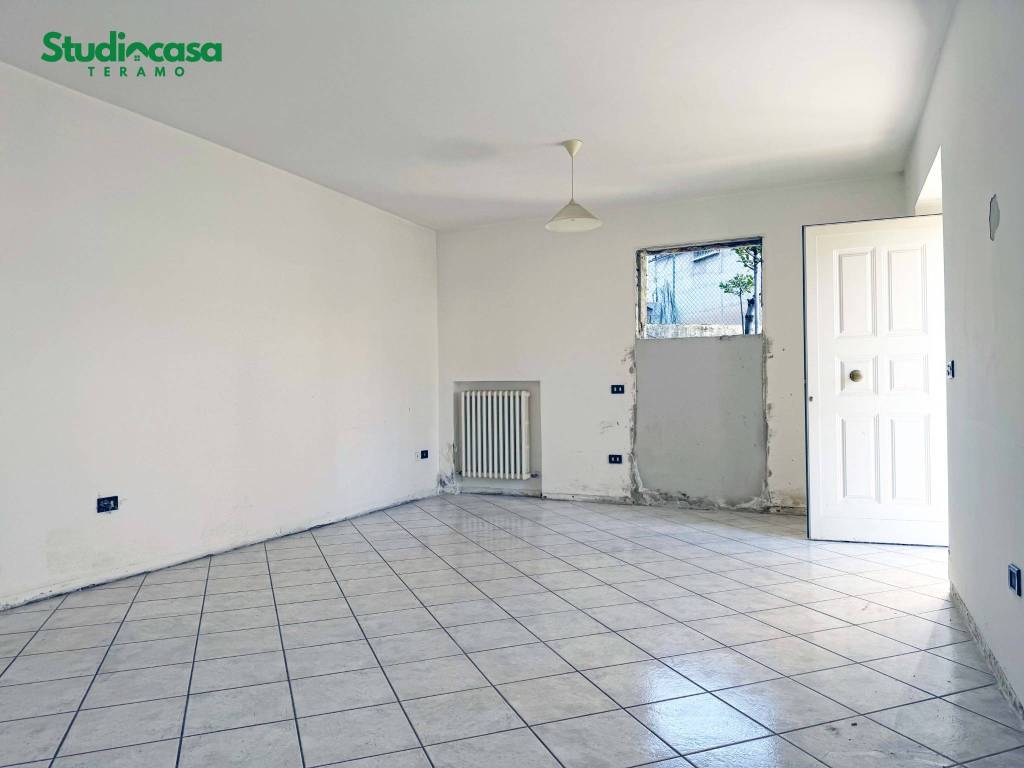 Appartamento a Teramo in Via Himalaya - Foto 3