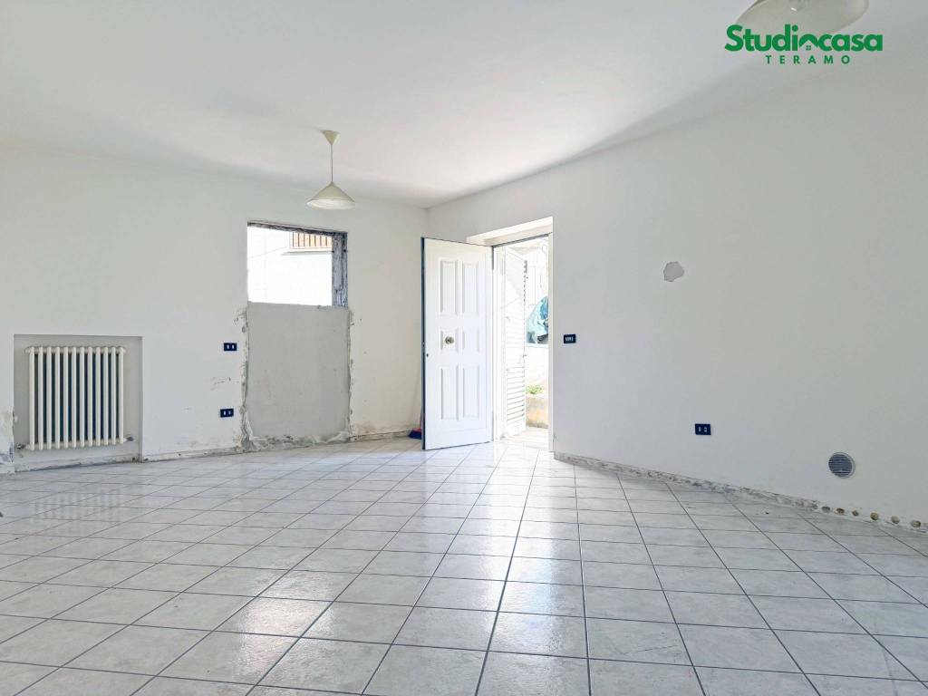 Appartamento a Teramo in Via Himalaya - Foto 4