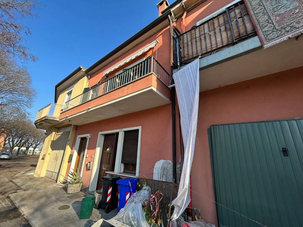 Appartamento a Legnago in Via P.tta G. Carducci, 1 - Foto 2
