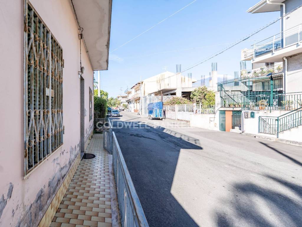 Casa indipendente a Acireale in Via Apollo, 7 - Foto 2