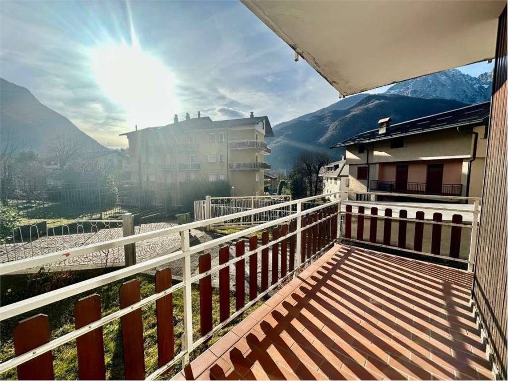 Appartamento a Introbio in via vittorio emanuele , 27 - Foto 2
