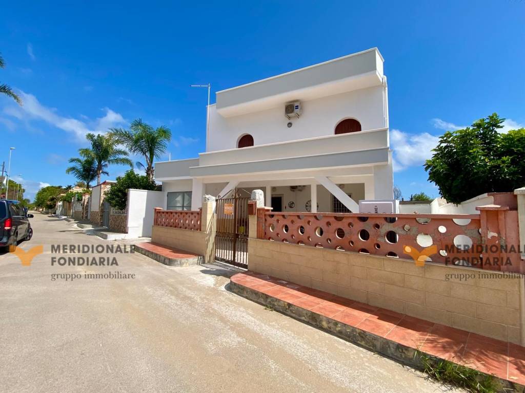 Villa a Squinzano in Via Pesce Dorato, 6 - Foto 3