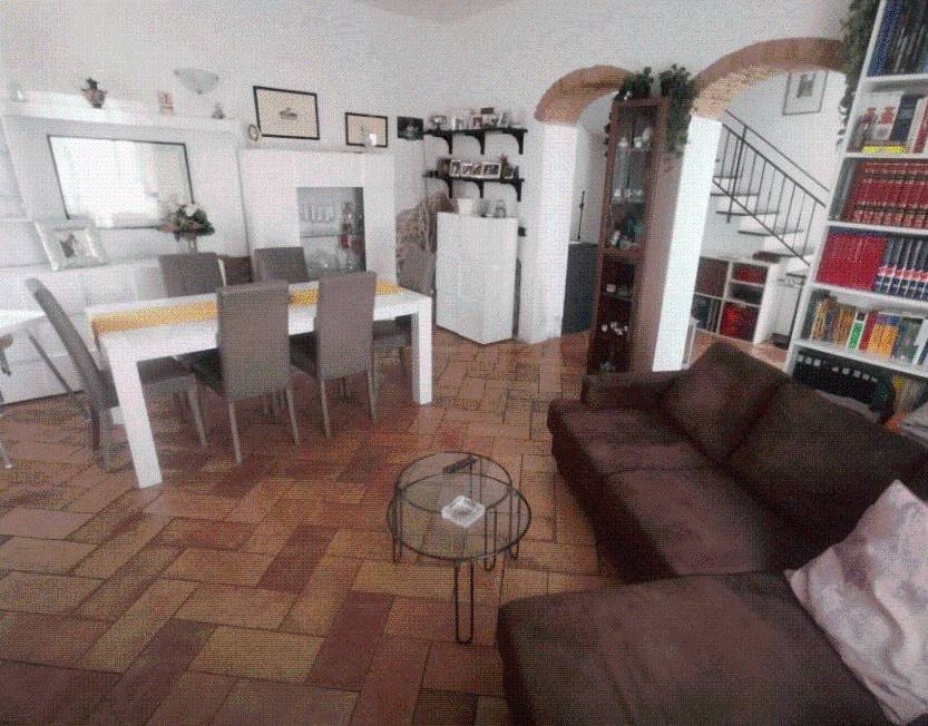 Casa indipendente a Prato in Via per Iolo - Foto 5