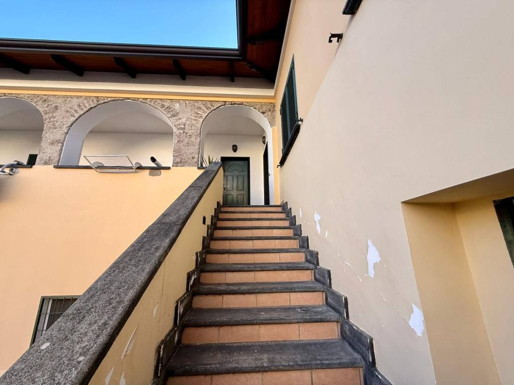 Appartamento a Salerno in Via Firmio Leonzio, 18 - Foto 3