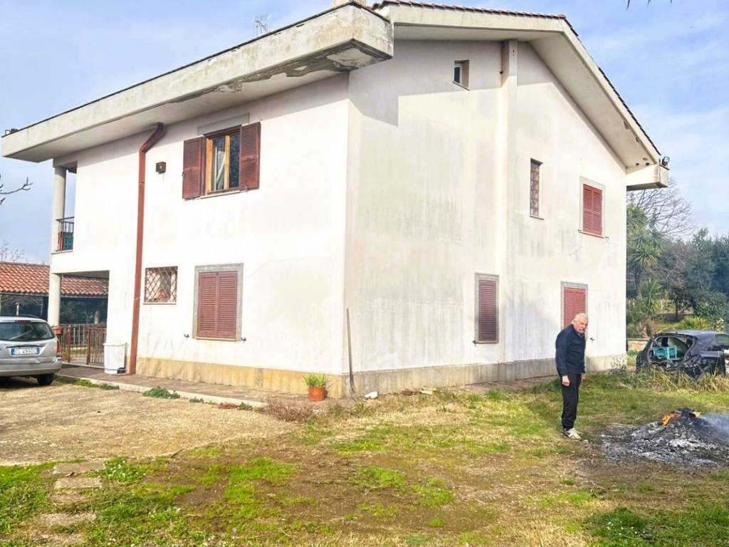 Villa a Genzano di roma in Via Palaggi, 15 - Foto 2