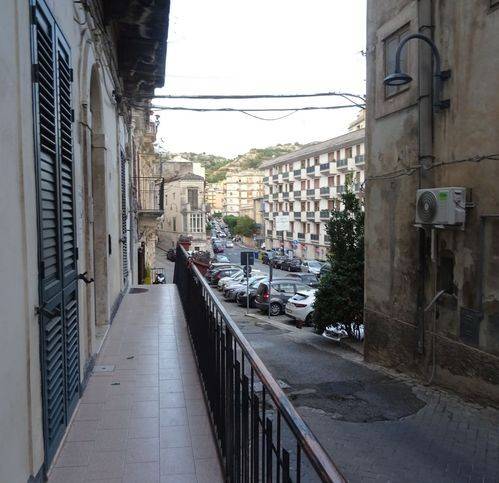 Appartamento a Modica in Via Giovanni Muriana 10 - Foto 2
