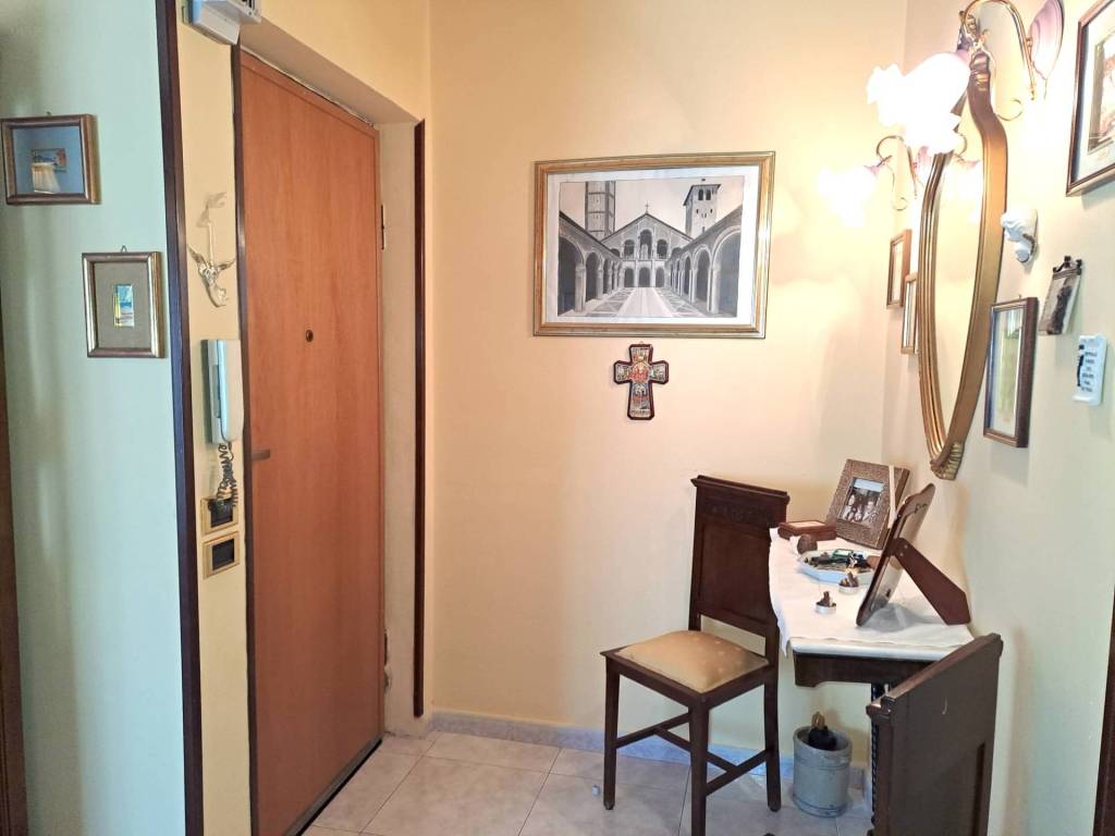 Appartamento a Caltanissetta in Viale Amedeo, 22 - Foto 2