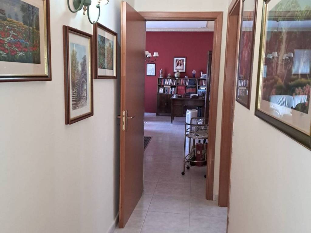 Appartamento a Caltanissetta in Viale Amedeo, 22 - Foto 3