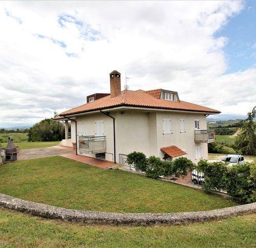 Villa a Castorano in Contrada Fonte A Colle 10 - Foto 3