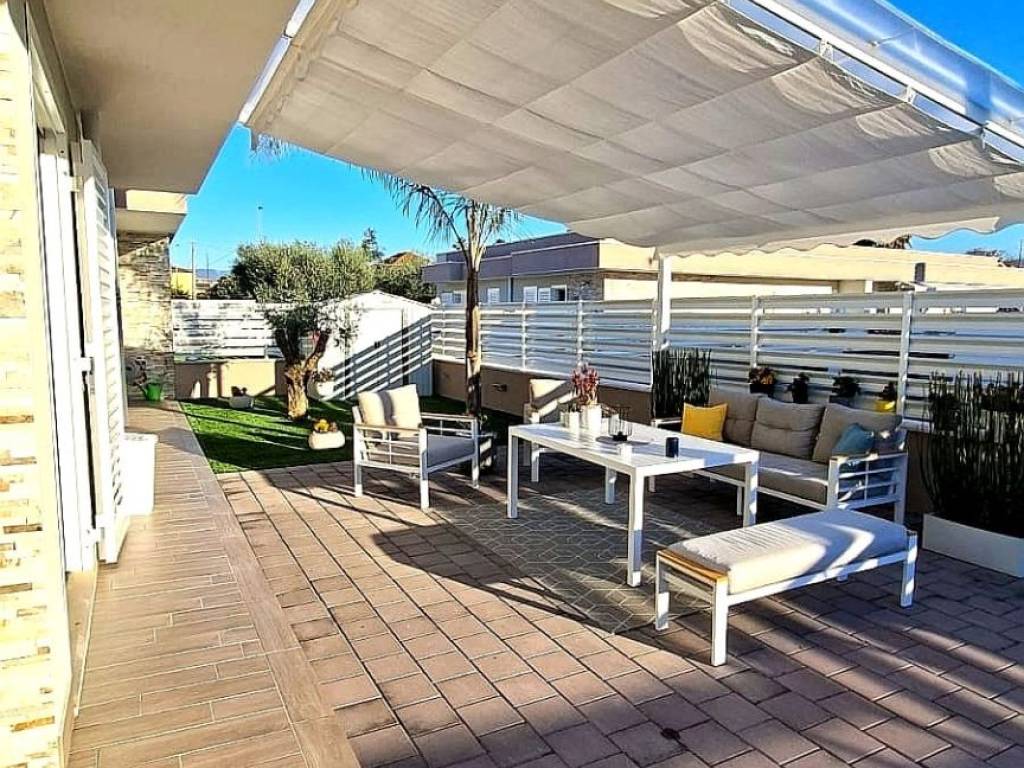 Villa a Cisterna di latina in Via Sigmund Freud, 9 - Foto 2