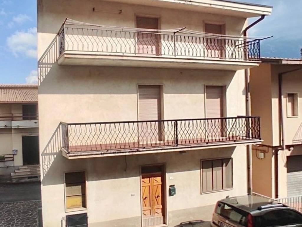 Villa a Isola del gran sasso d'italia in Via Via pratogrande - Foto 2