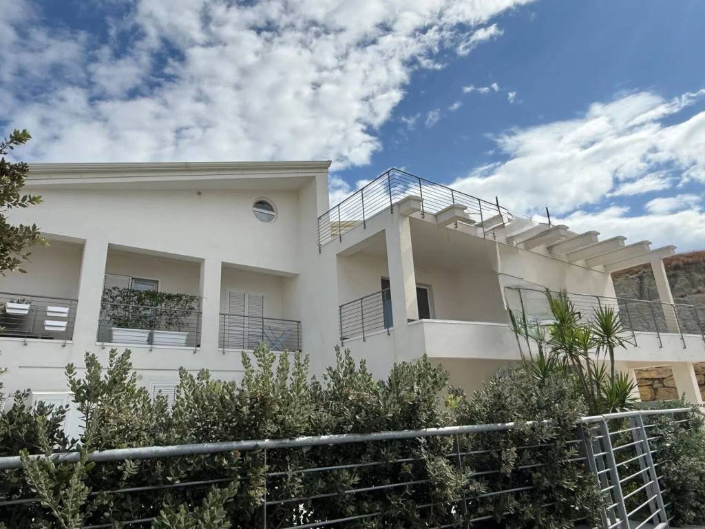 Appartamento a Crotone in Viale Magna Grecia, 100 - Foto 2