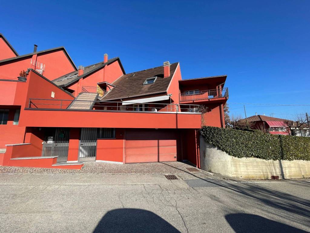 Villa a Piobesi d'alba in Via Mezzamontà - Foto 2