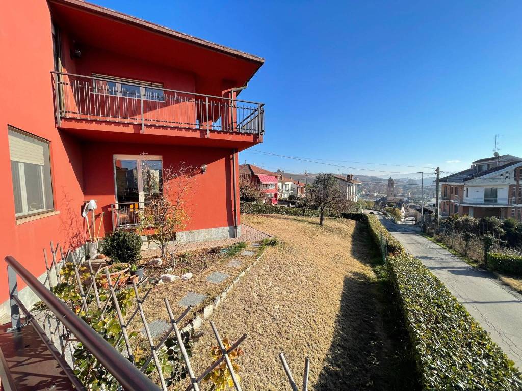 Villa a Piobesi d'alba in Via Mezzamontà - Foto 4