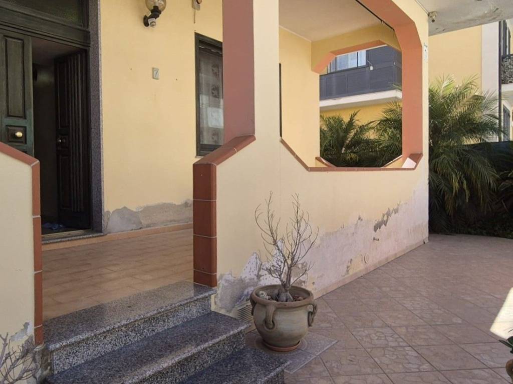 Villa a Avola in Via Giuseppe La Farina - Foto 3