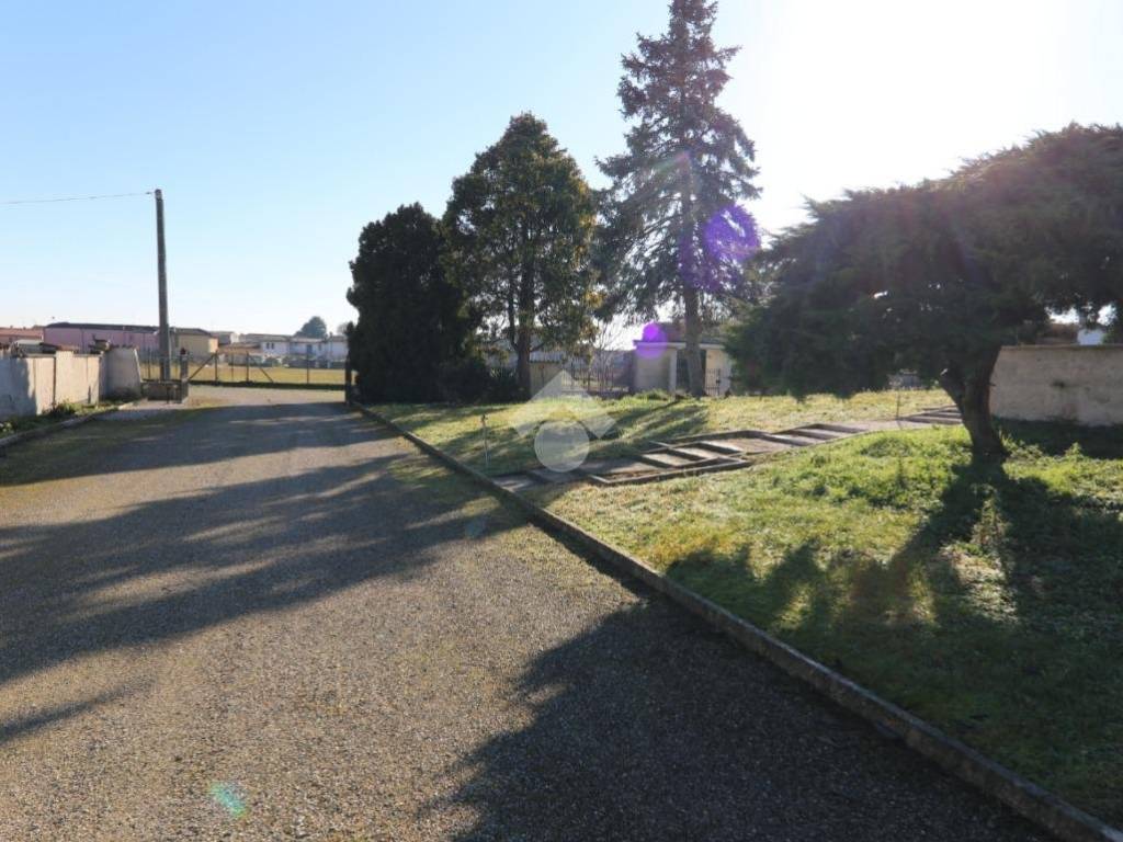 Villa a Roverbella in Via Solferino e San Martino, 33 - Foto 4