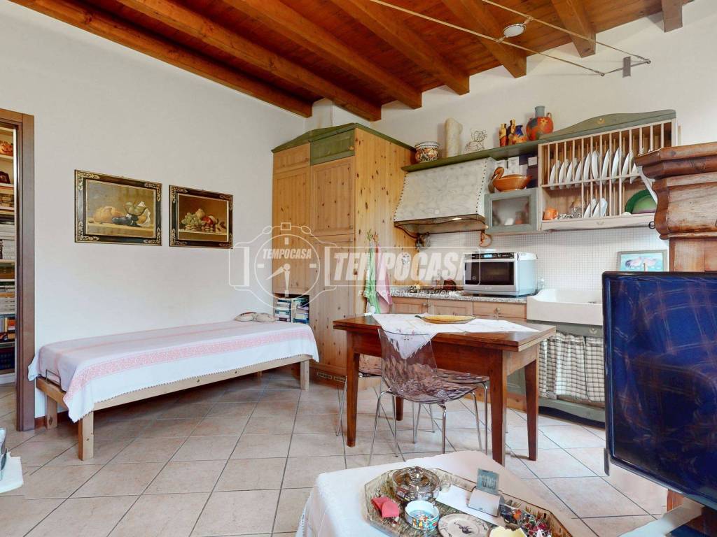 Appartamento a Mantova in Via Fratelli Grioli 28 - Foto 2