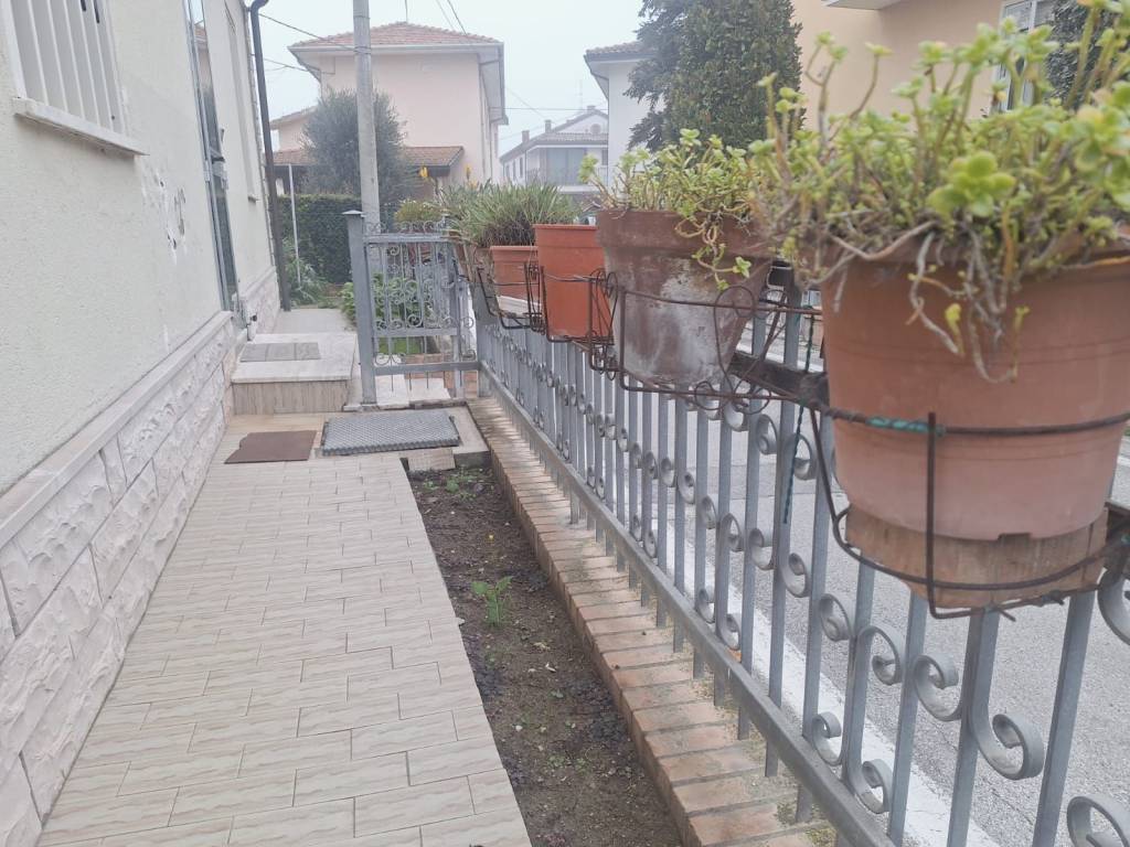 Villa a Rimini in Via Mondolfo - Foto 4