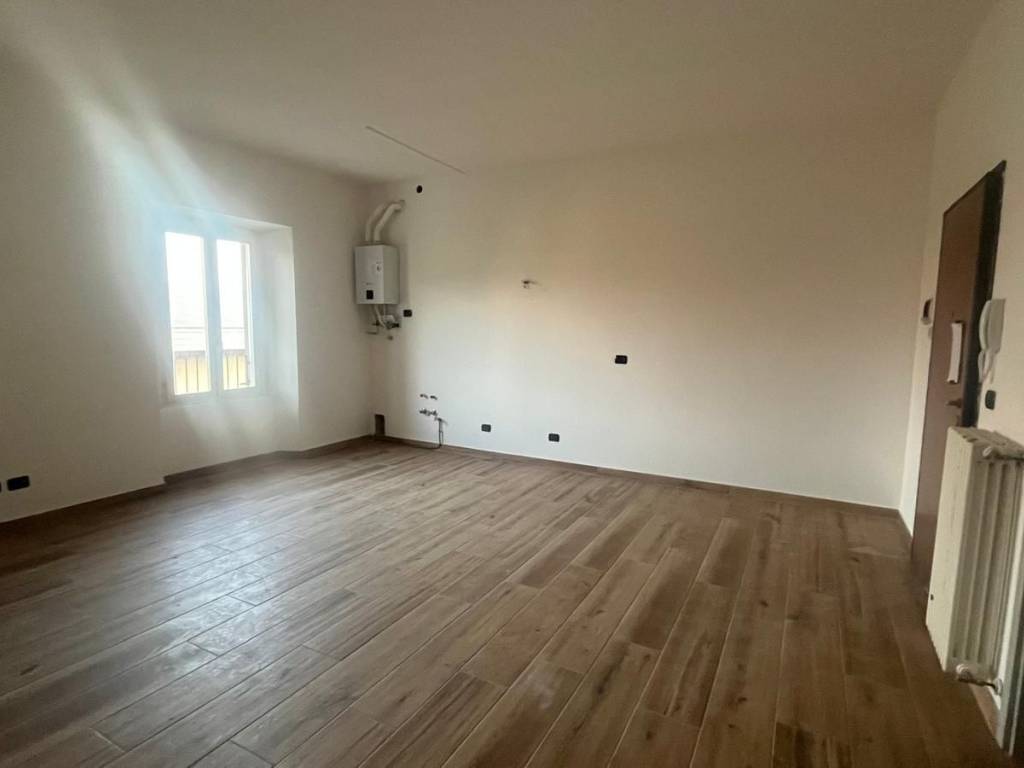 Appartamento a Mozzate in Via Ugo Foscolo, 1 - Foto 4