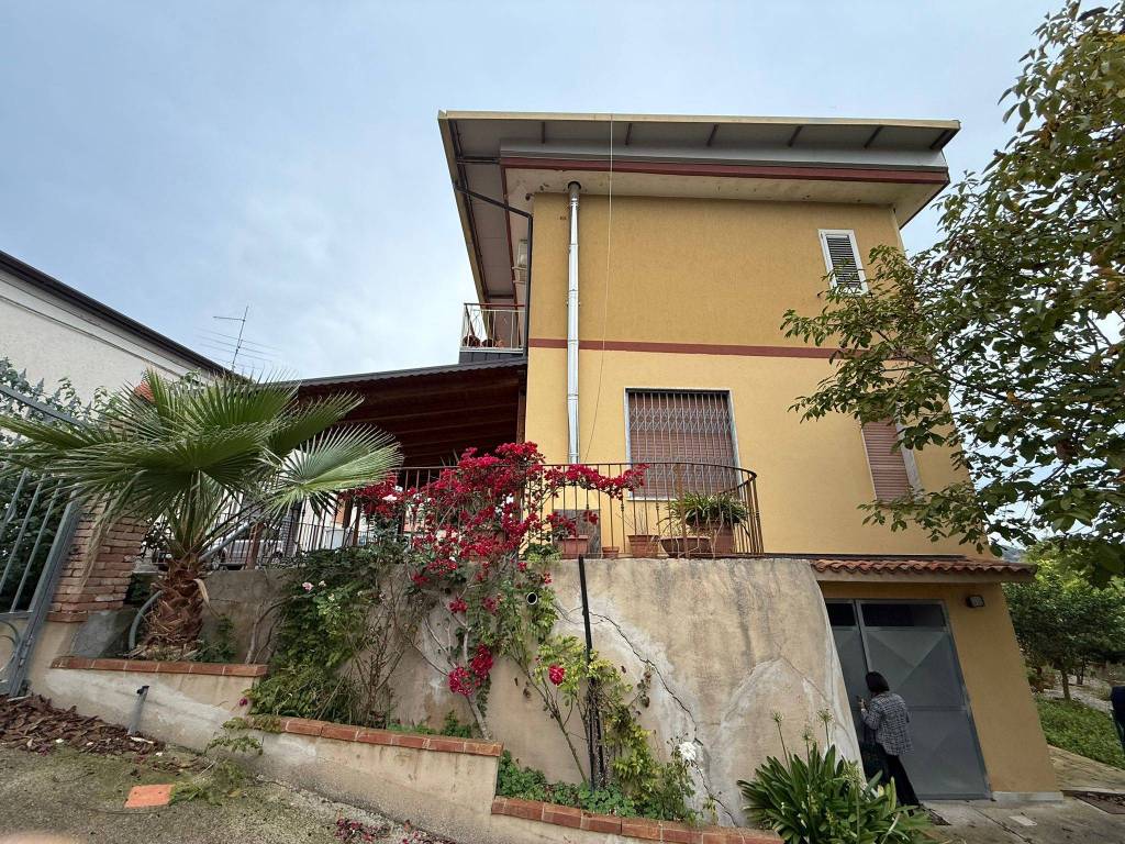 Casa indipendente a Prignano cilento in Corso Giuseppe Garibaldi, 109 - Foto 3