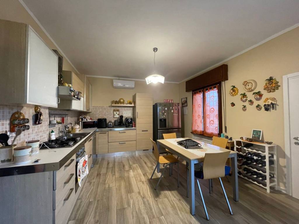 Villa a Legnago in Via Piazzetta G. Carducci , 1 - Foto 4