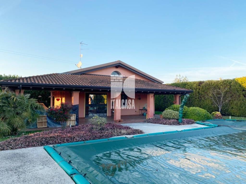 Villa a Roncoferraro - Foto 2