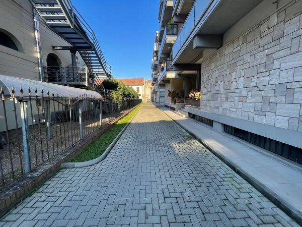 Appartamento a Vercelli in Via Alessandro Manzoni, 25 - Foto 2